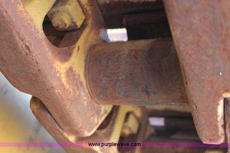 image for item H8144 1978 Caterpillar 983 track loader