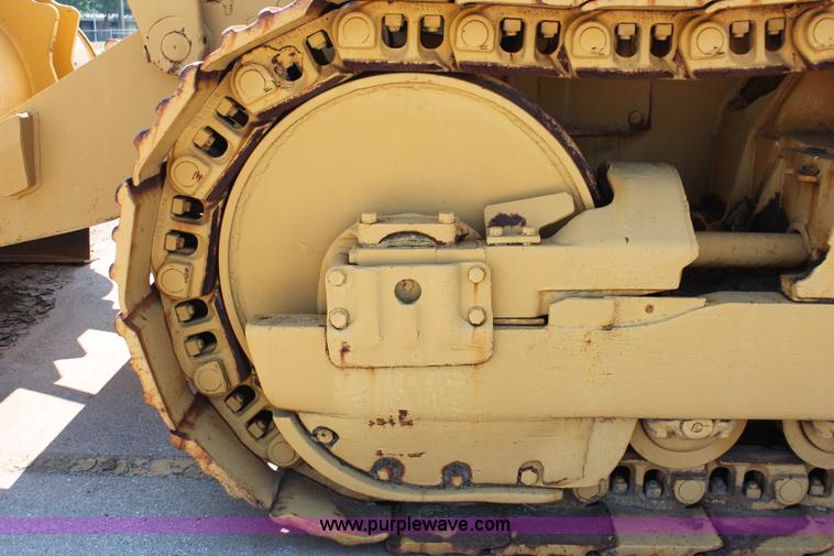 image for item H8144 1978 Caterpillar 983 track loader