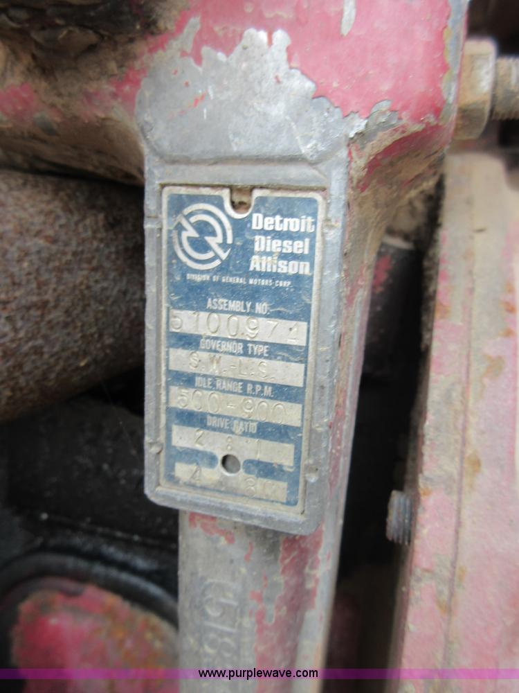 image for item I1996 1980 International F2574 tank truck