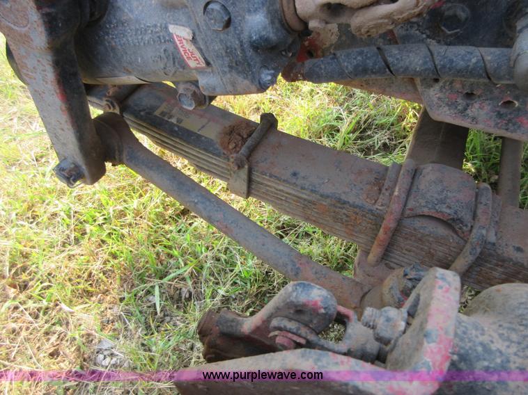 image for item I1996 1980 International F2574 tank truck