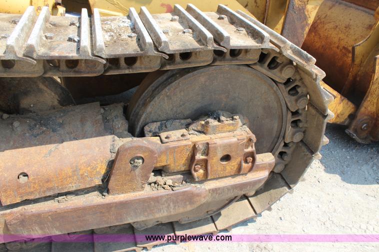 image for item J3515 1969 Caterpillar 977K track loader