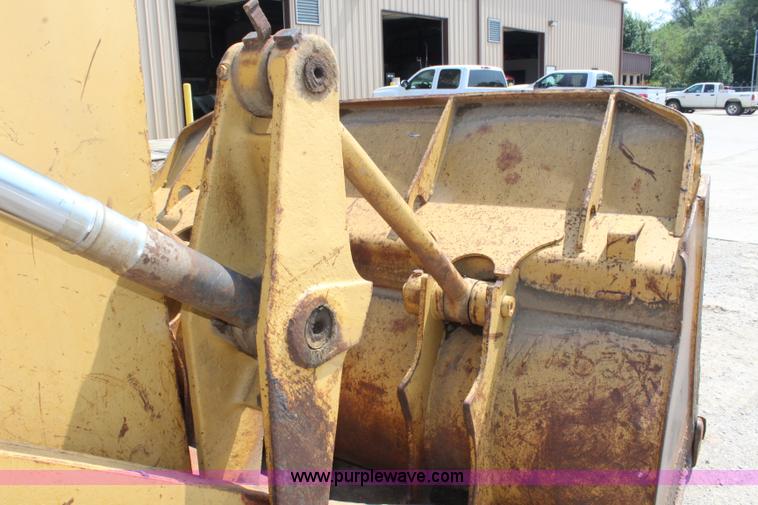 image for item J3515 1969 Caterpillar 977K track loader
