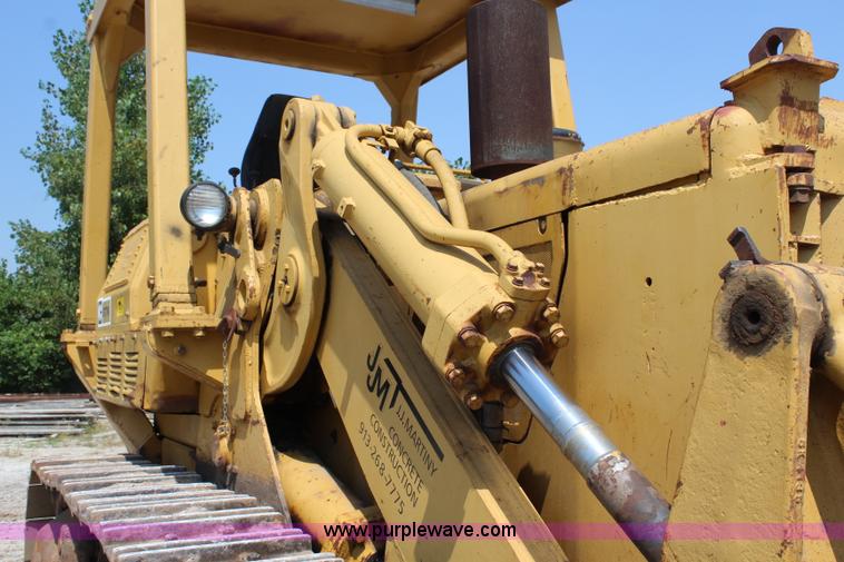 image for item J3515 1969 Caterpillar 977K track loader