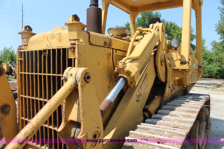 image for item J3515 1969 Caterpillar 977K track loader
