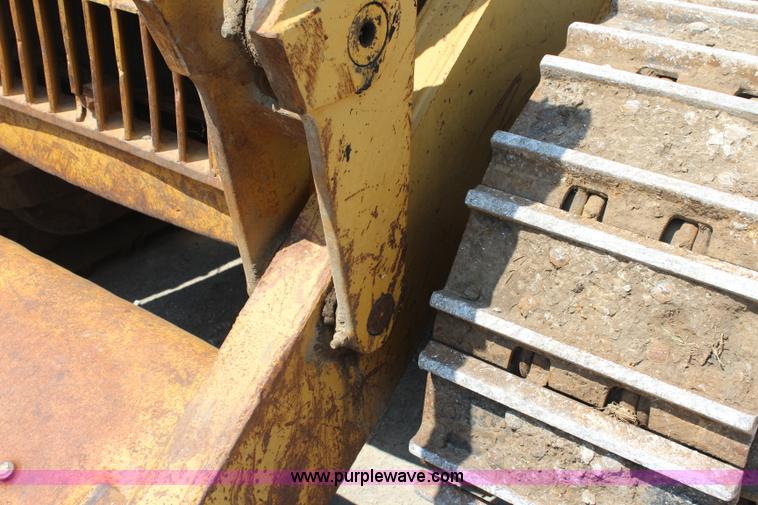 image for item J3515 1969 Caterpillar 977K track loader
