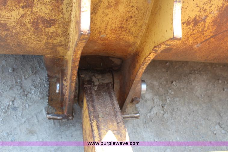 image for item J3515 1969 Caterpillar 977K track loader