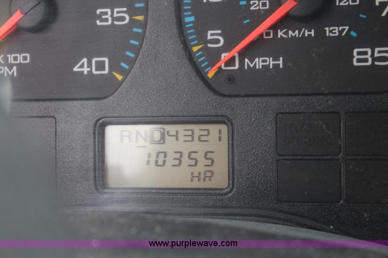 image for item J3680 2005 International 7600 tank truck