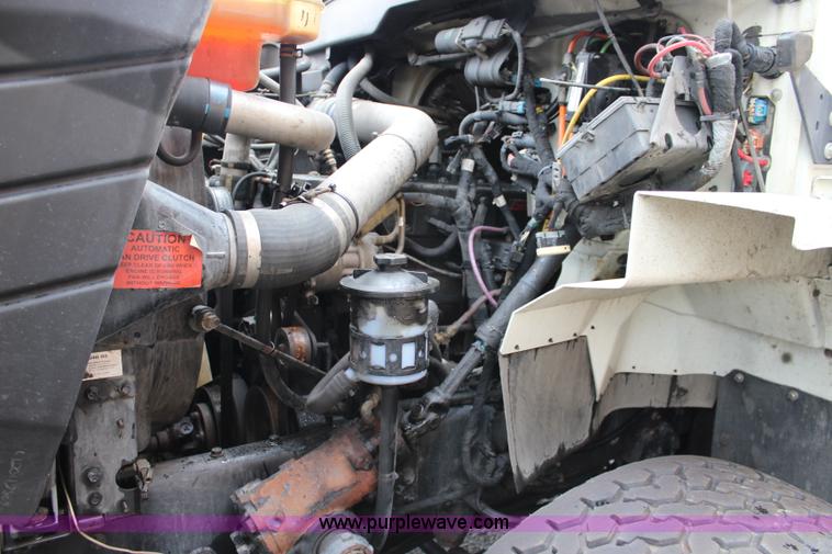 image for item J3680 2005 International 7600 tank truck