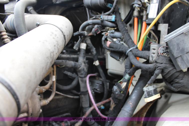 image for item J3680 2005 International 7600 tank truck