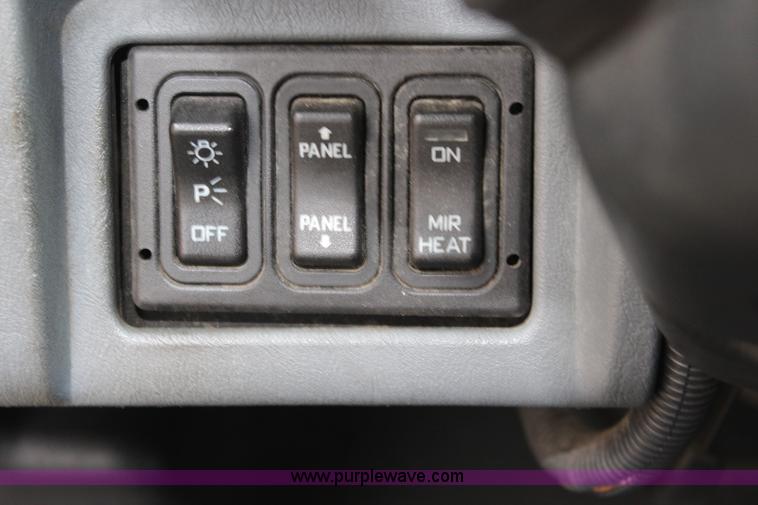 image for item J3680 2005 International 7600 tank truck