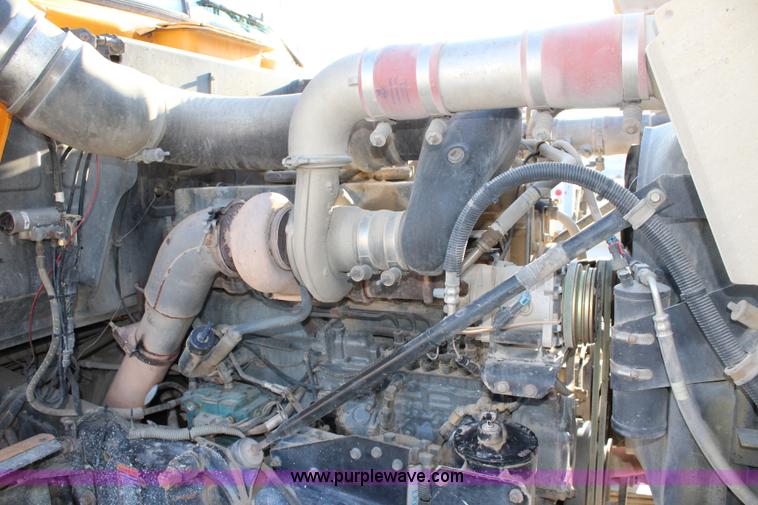 image for item J3702 1993 Mack RD690S dump truck