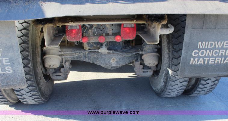 image for item J3702 1993 Mack RD690S dump truck