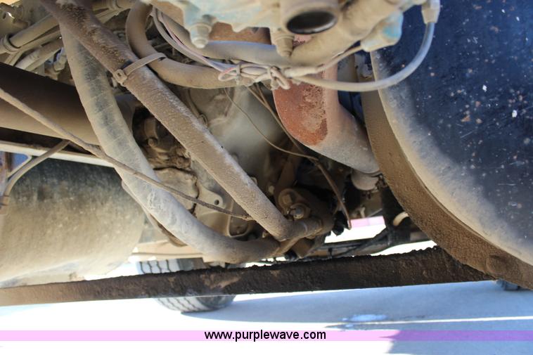 image for item J3702 1993 Mack RD690S dump truck