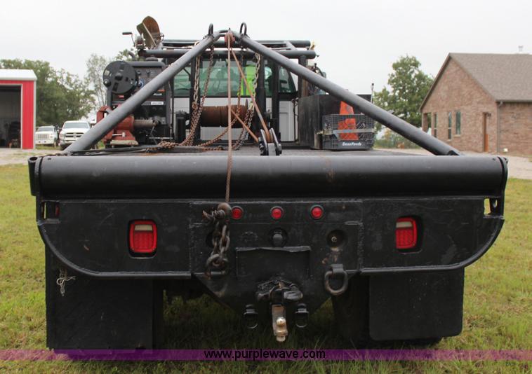 image for item J4433 2000 Ford F750 service truck