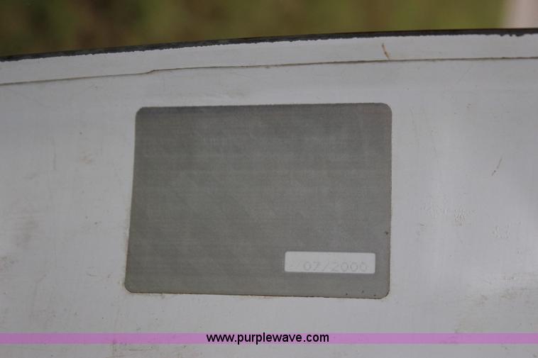 image for item J4433 2000 Ford F750 service truck