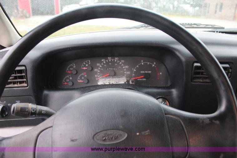 image for item J4433 2000 Ford F750 service truck