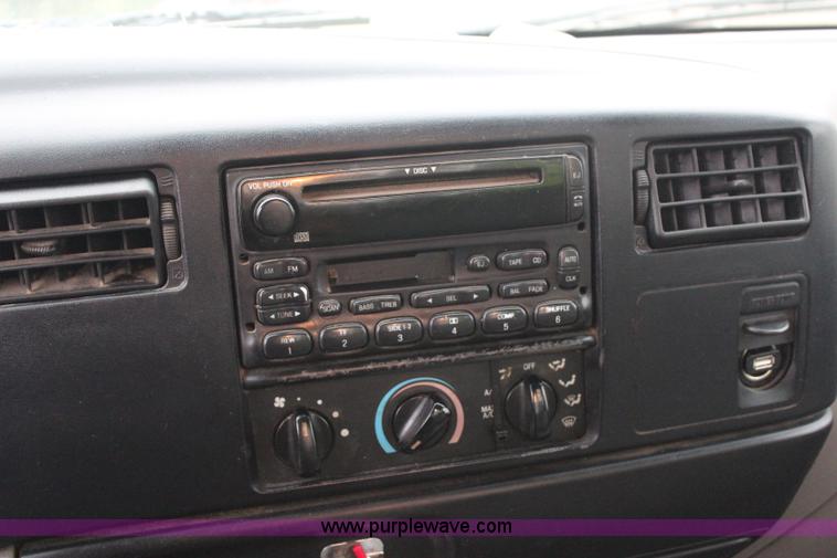 image for item J4433 2000 Ford F750 service truck