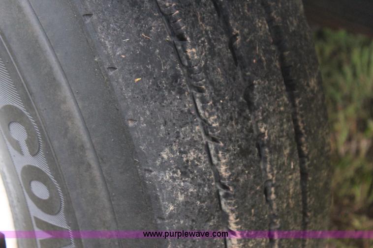 image for item J4433 2000 Ford F750 service truck