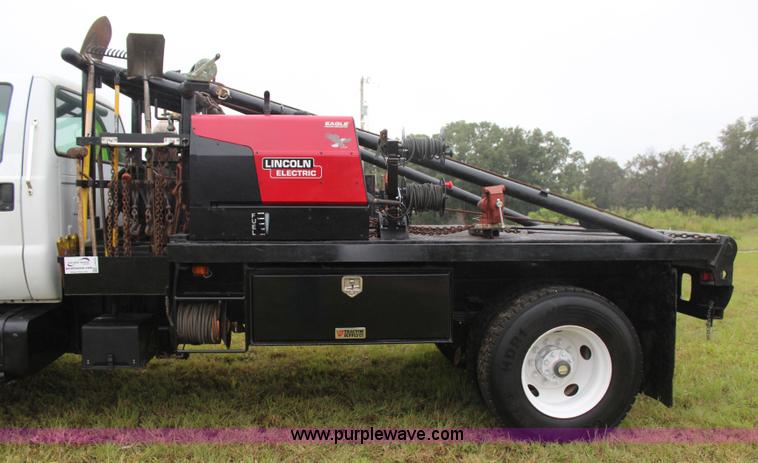 image for item J4433 2000 Ford F750 service truck