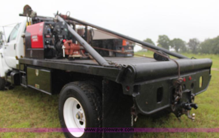 image for item J4433 2000 Ford F750 service truck