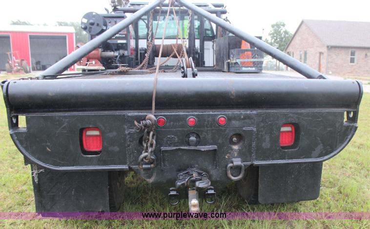 image for item J4433 2000 Ford F750 service truck