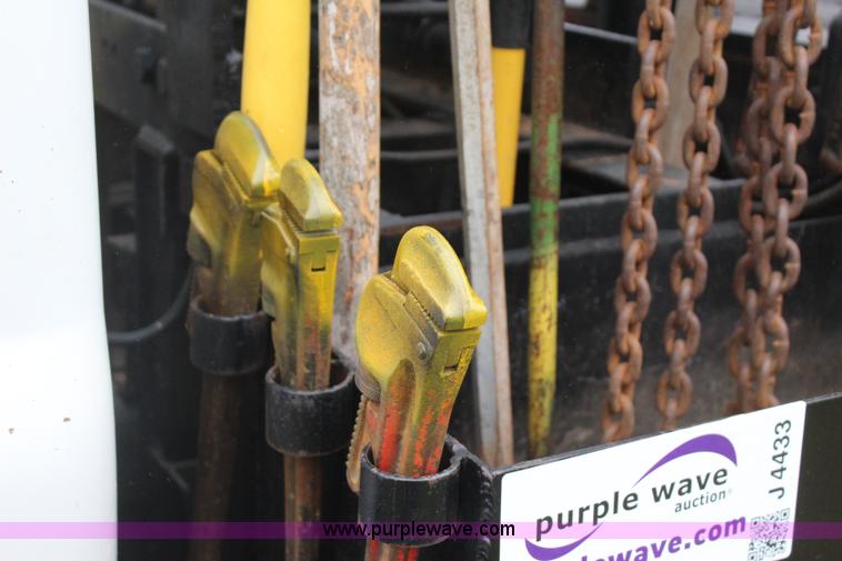 image for item J4433 2000 Ford F750 service truck