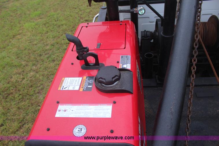 image for item J4433 2000 Ford F750 service truck