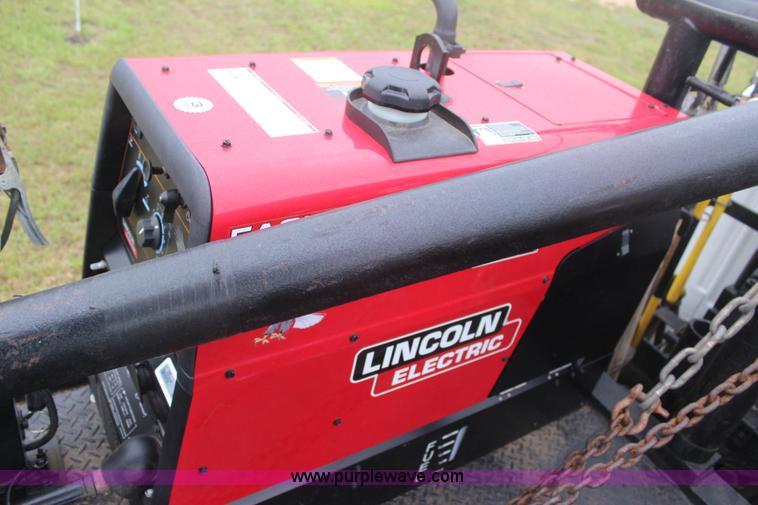 image for item J4433 2000 Ford F750 service truck