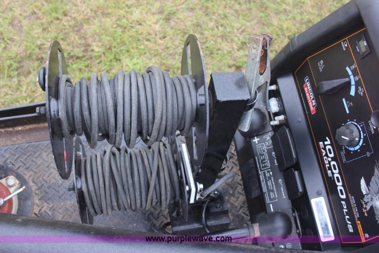 image for item J4433 2000 Ford F750 service truck