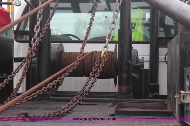 image for item J4433 2000 Ford F750 service truck