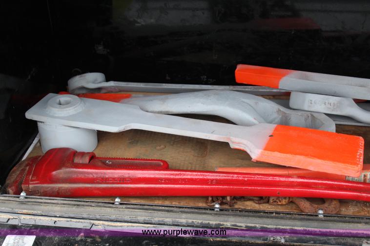 image for item J4433 2000 Ford F750 service truck