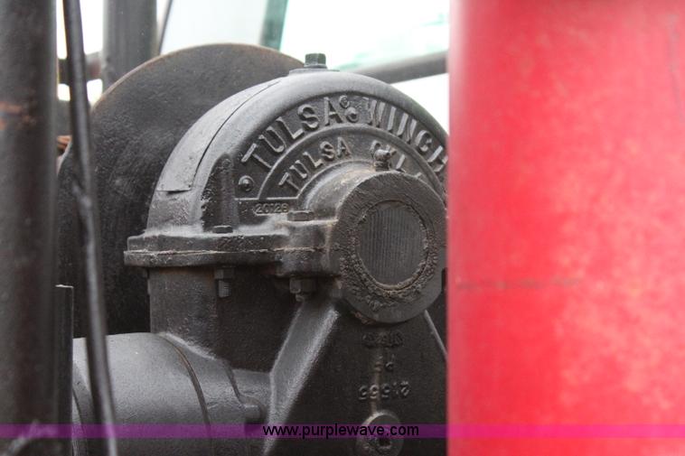 image for item J4433 2000 Ford F750 service truck