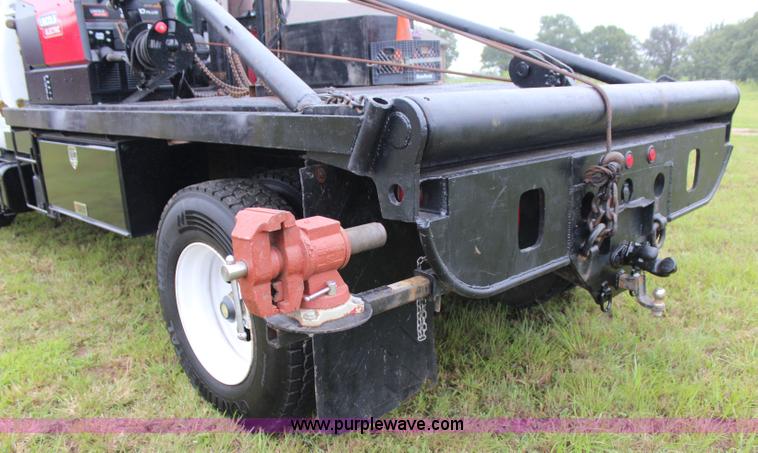 image for item J4433 2000 Ford F750 service truck