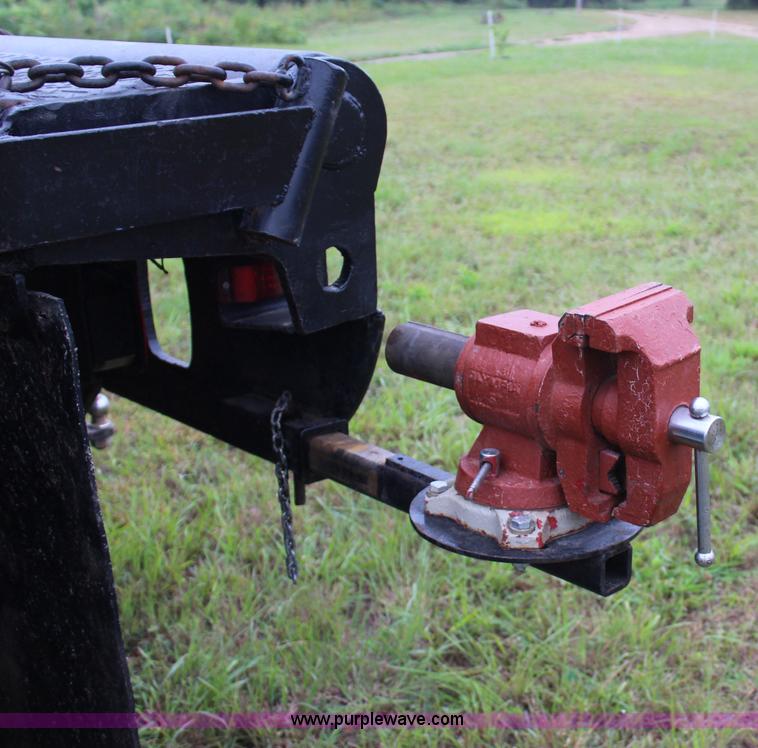 image for item J4433 2000 Ford F750 service truck