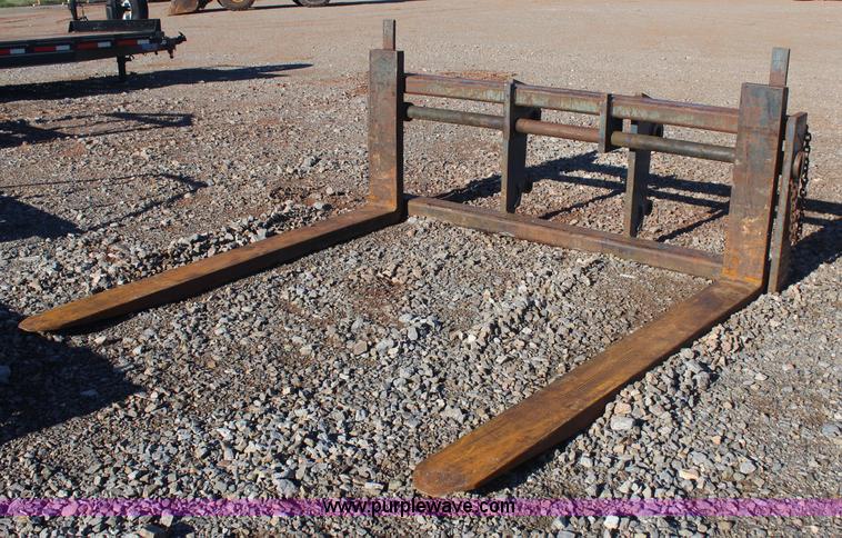 image for item J4444 Loader pallet forks