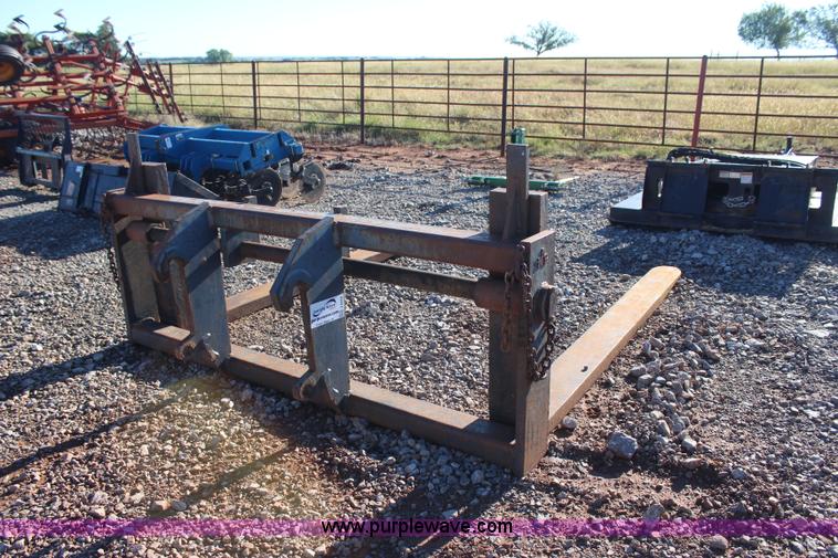 image for item J4444 Loader pallet forks