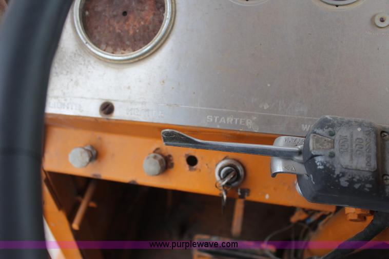 image for item J4451 1969 American 4450 crane truck