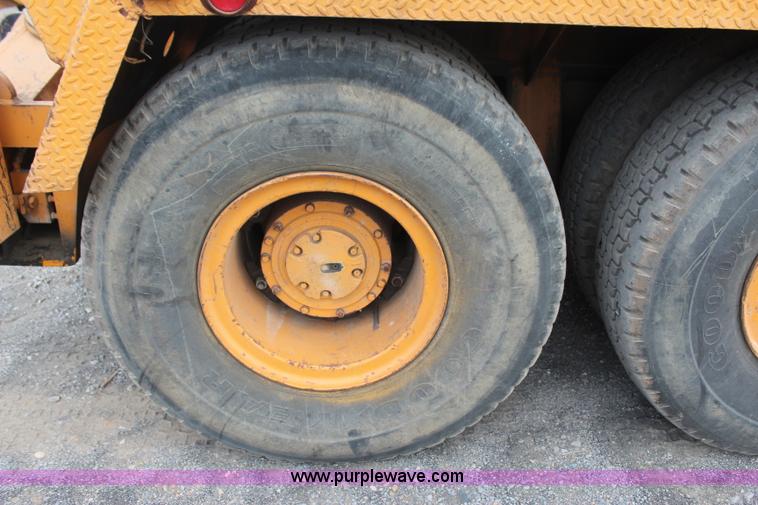 image for item J4451 1969 American 4450 crane truck