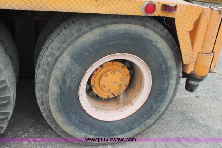 image for item J4451 1969 American 4450 crane truck