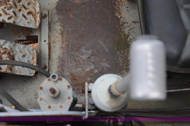 image for item J4451 1969 American 4450 crane truck