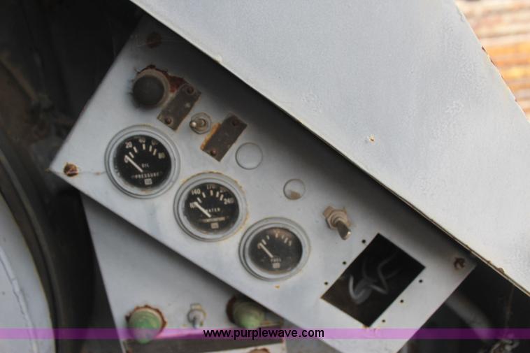 image for item J4451 1969 American 4450 crane truck