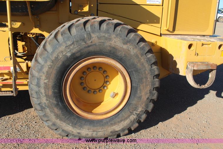 image for item J4472 2007 John Deere 624J wheel loader