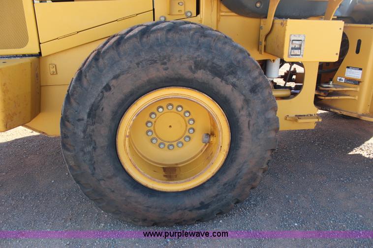image for item J4472 2007 John Deere 624J wheel loader