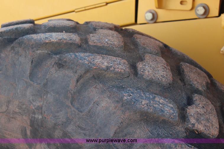 image for item J4472 2007 John Deere 624J wheel loader