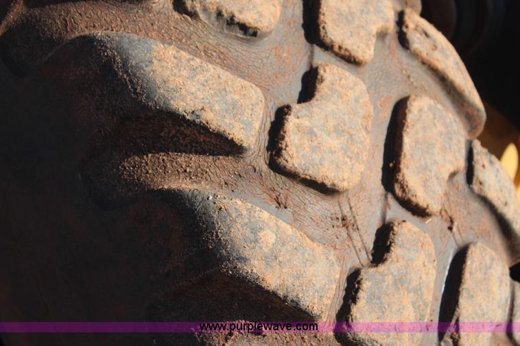 image for item J4472 2007 John Deere 624J wheel loader