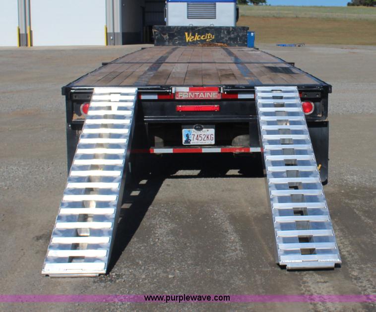 image for item J4473 2014 Fontaine HAVSD12WSA equipment trailer