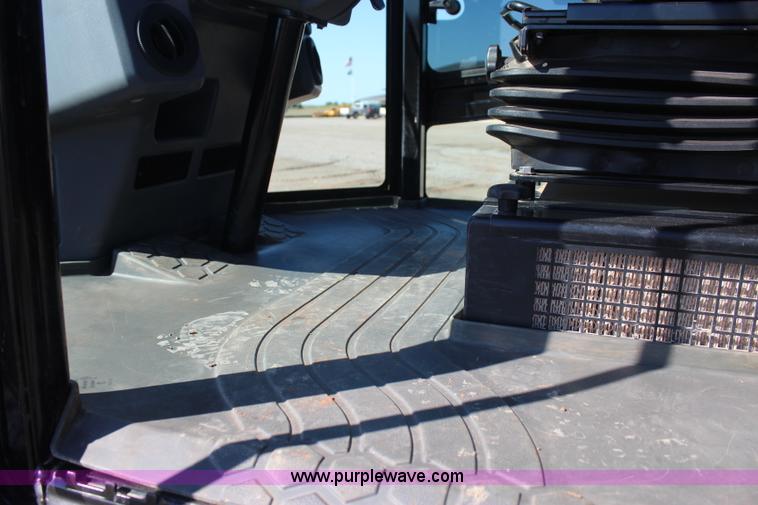 image for item J4474 2013 Caterpillar CS56B single drum roller