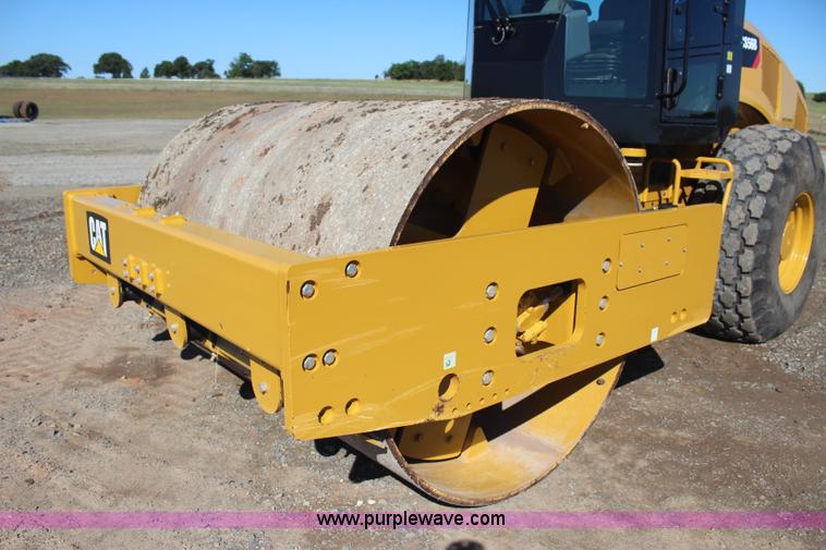 image for item J4474 2013 Caterpillar CS56B single drum roller