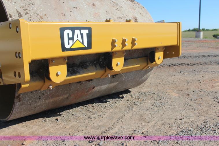 image for item J4474 2013 Caterpillar CS56B single drum roller