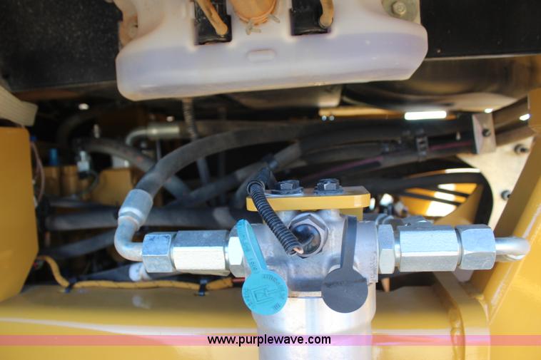 image for item J4474 2013 Caterpillar CS56B single drum roller